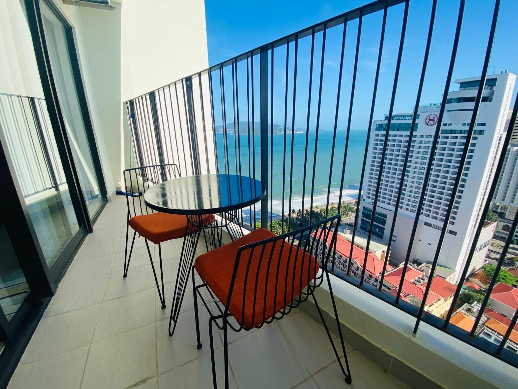 Can Ho Gold Coast O Nha Trang View Bien - Vivastay Esterno foto